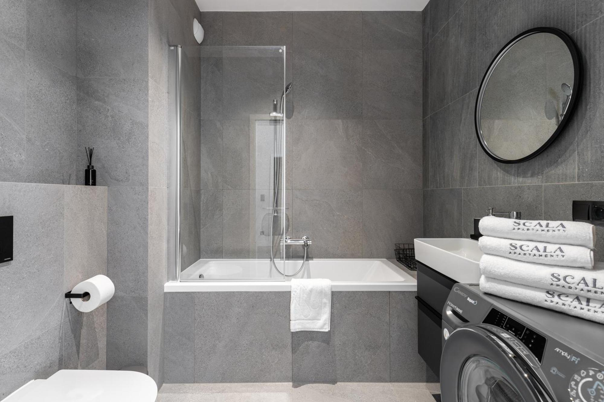 Scala City Center Apartments With Parking By Lion Apartments Gdansk Luaran gambar